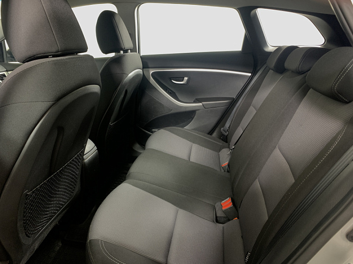 HYUNDAI i30 1.6, 2013 года, Автоматическая, Серебристый