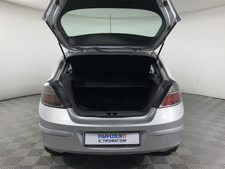 OPEL Astra 1.8, 2008 года, Автоматическая, Серебристый