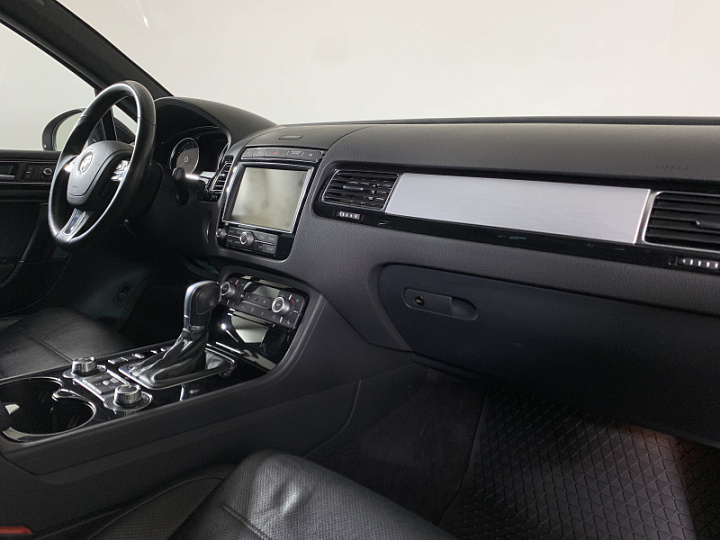 VOLKSWAGEN Touareg 3, 2018 года, Автоматическая, ЧЕРНЫЙ