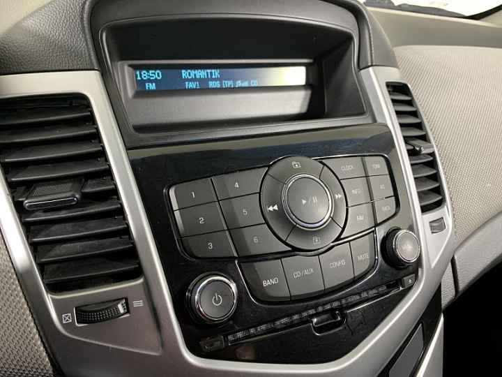 CHEVROLET Cruze 1.6, 2011 года, Автоматическая, Серебристый металлик