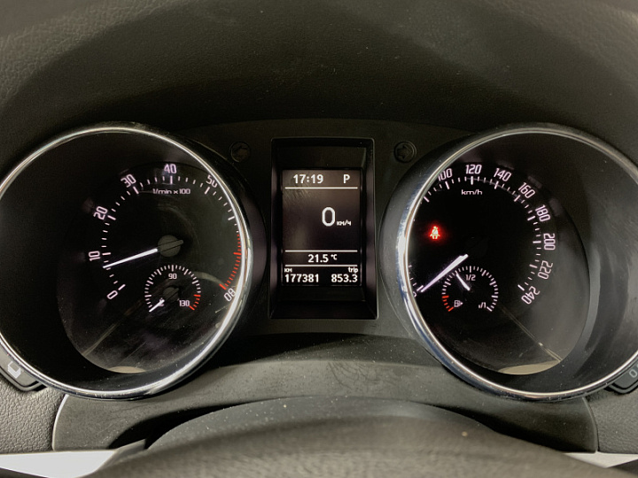 Skoda Yeti 1.2, 2012 года, Робот, Черный