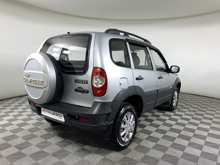 CHEVROLET Niva 1.6, 2011 года, Механика, Серебристый металлик