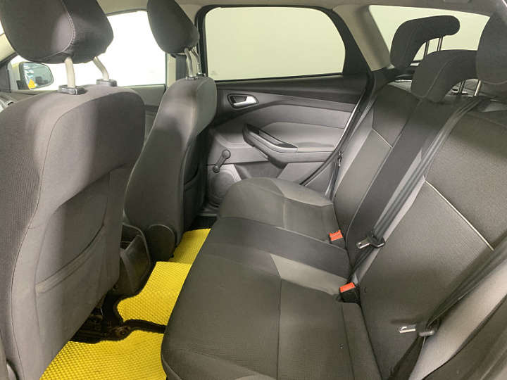 FORD Focus 1.6, 2015 года, Механика, ЖЕЛТЫЙ