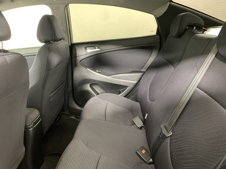 HYUNDAI Solaris 1.6, 2016 года, Автоматическая, Серебристый