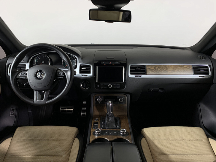 VOLKSWAGEN Touareg 4.1, 2011 года, Автоматическая, Серебристо-желтый