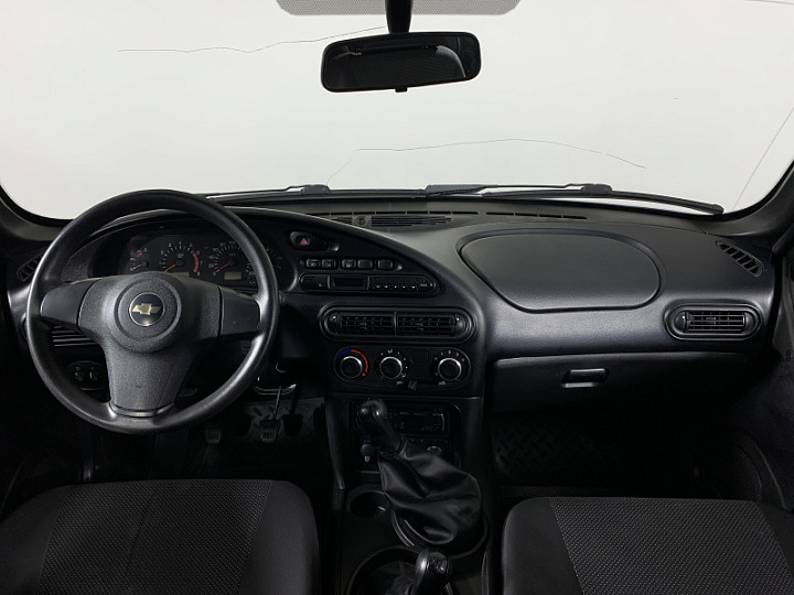 CHEVROLET Niva 1.6, 2011 года, Механика, Серебристый металлик