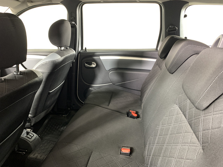 Lada Largus 1.6, 2018 года, Механика, Серебристый