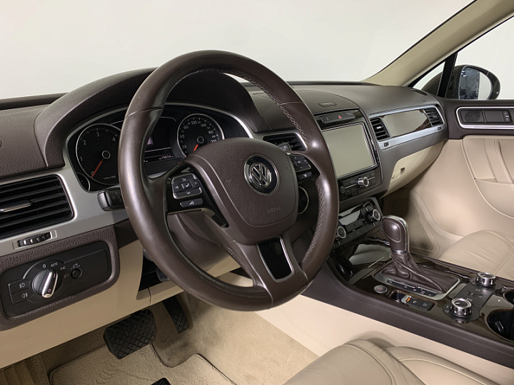 VOLKSWAGEN Touareg 3, 2014 года, Автоматическая, КОРИЧНЕВЫЙ
