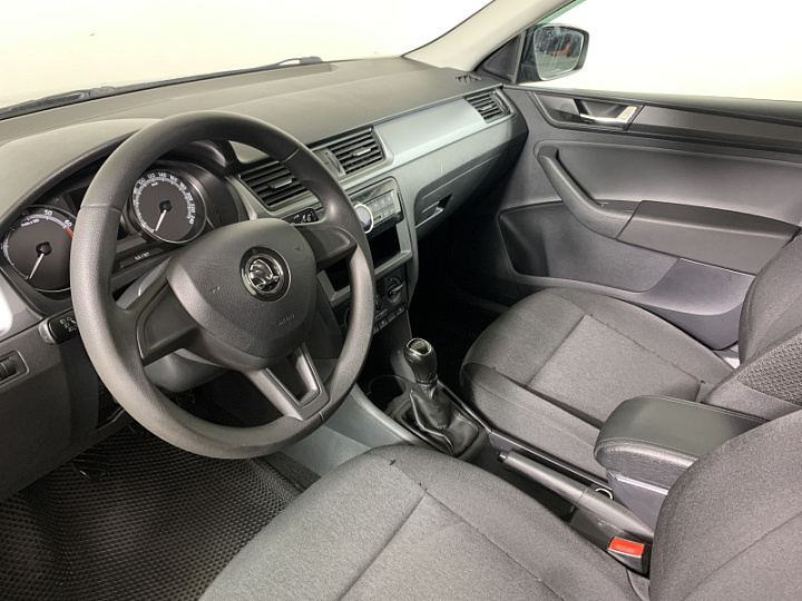 SKODA Rapid 1.6, 2018 года, Механика, ЧЕРНЫЙ