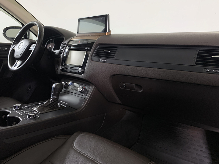 VOLKSWAGEN Touareg 3.6, 2011 года, Автоматическая, БЕЛЫЙ
