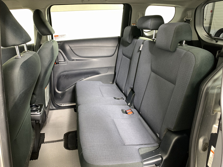 Toyota Sienta 1.5, 2018 года, Вариатор, Серый