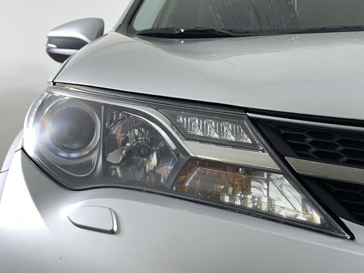 TOYOTA RAV4 2, 2014 года, Вариатор, Серебристый