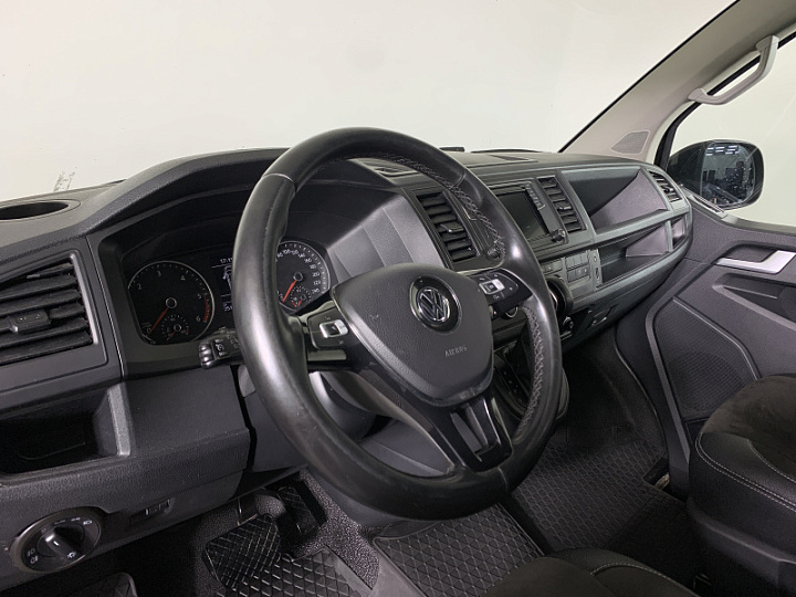 VOLKSWAGEN Caravelle 2, 2018 года, Робот, ЧЕРНЫЙ