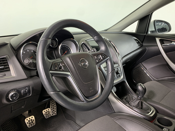 OPEL Astra 1.6, 2011 года, Механика, БЕЛЫЙ