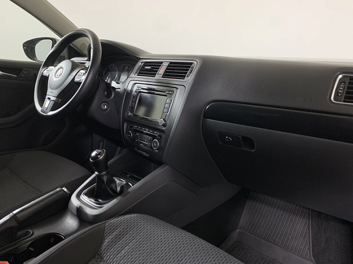 VOLKSWAGEN Jetta 1.6, 2012 года, Механика, Серебристо-желтый