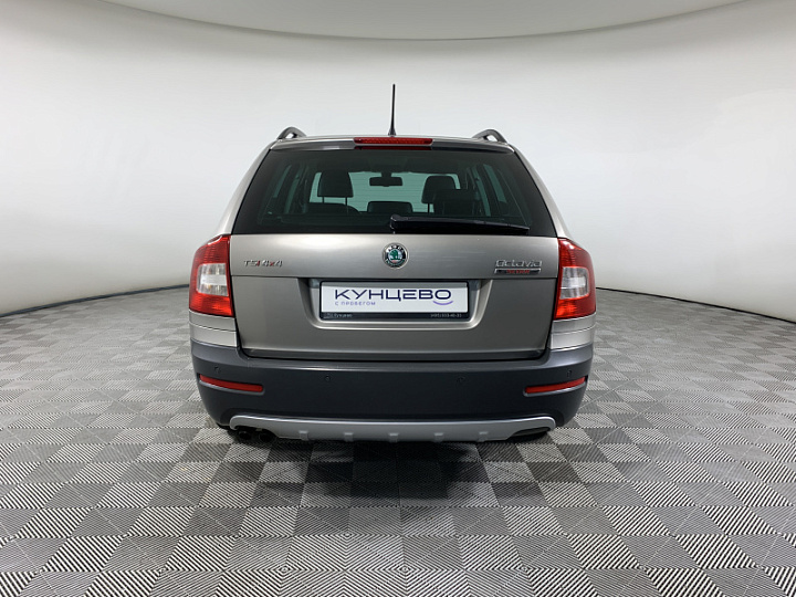 SKODA Octavia 1.8, 2012 года, Механика, БЕЖЕВЫЙ