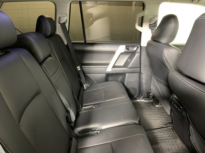 TOYOTA Land Cruiser Prado 2.7, 2018 года, Автоматическая, ЧЕРНЫЙ