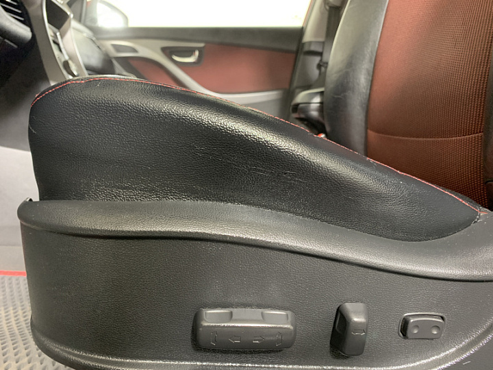 HYUNDAI Elantra 1.8, 2013 года, Автоматическая, КРАСНЫЙ