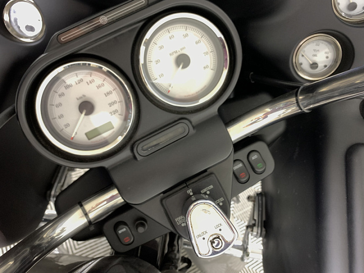 Harley-Davidson Road Glide 1.5, 2007 года, Механика, Серый