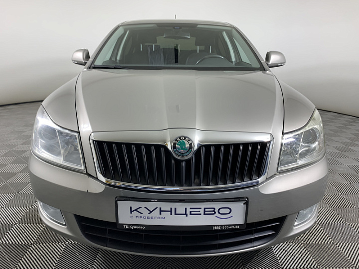Skoda Octavia 1.8, 2012 года, Автоматическая, Бежевый