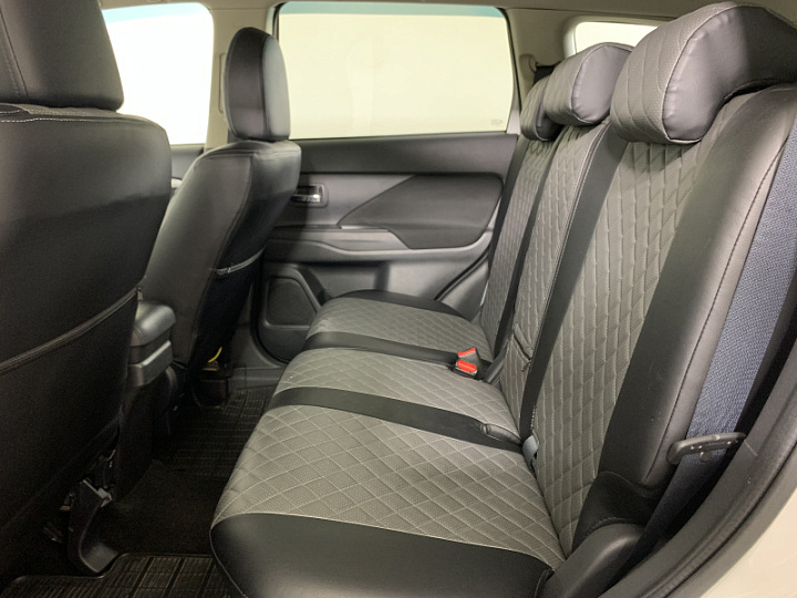 MITSUBISHI Outlander 2.4, 2013 года, Вариатор, БЕЛЫЙ