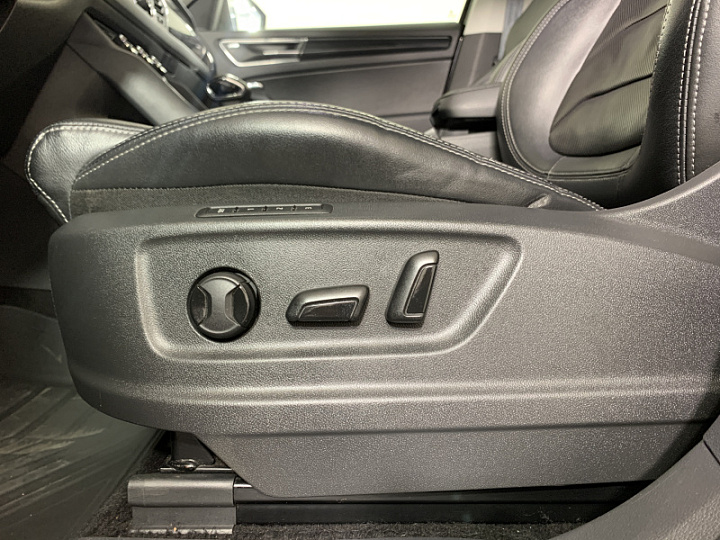 SKODA Kodiaq 2, 2018 года, Робот, ЧЕРНЫЙ