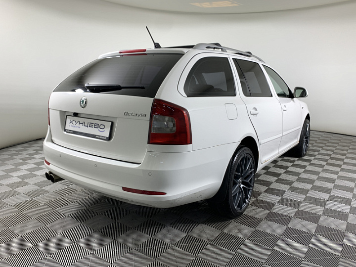 SKODA Octavia 1.8, 2011 года, Робот, БЕЛЫЙ