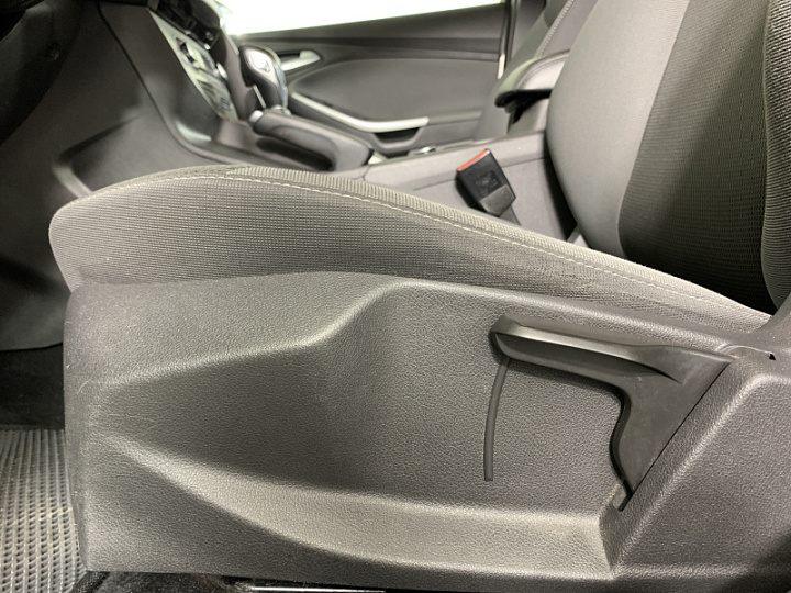 FORD Focus 1.6, 2014 года, Робот, Серебристый