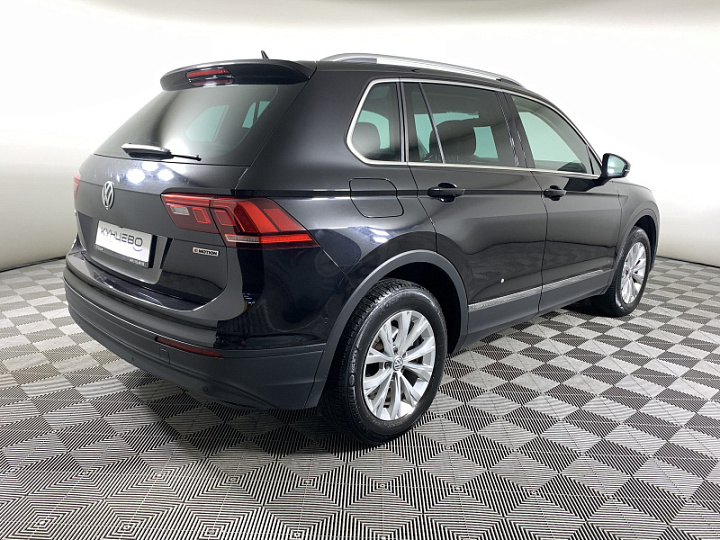 Volkswagen Tiguan 1.4, 2018 года, Робот, ЧЕРНЫЙ