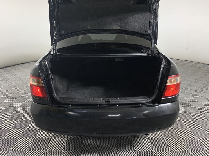 Nissan Almera 1.5, 2005 года, Механика, Черный
