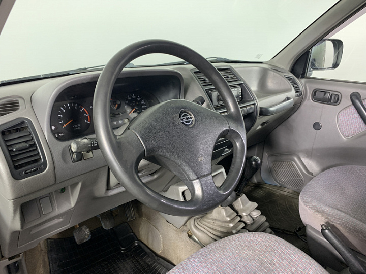 NISSAN Terrano 2.4, 1995 года, Механика, ЗЕЛЕНЫЙ