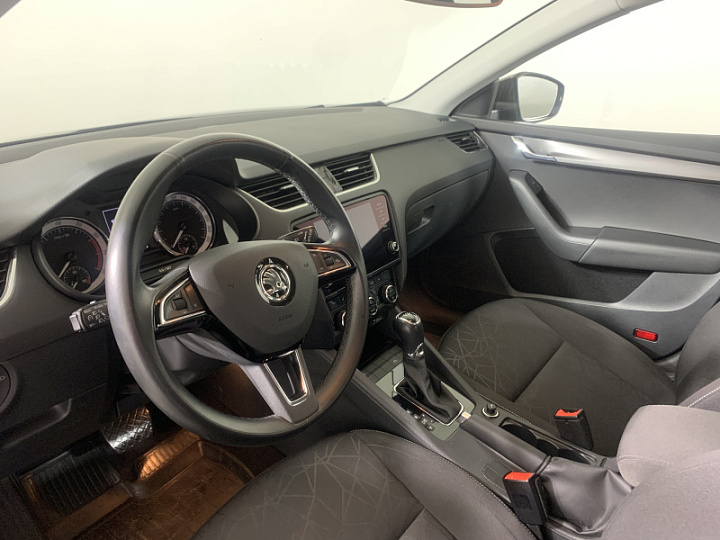 SKODA Octavia 1.4, 2019 года, Робот, КОРИЧНЕВЫЙ