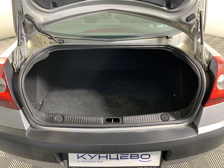 RENAULT Megane 1.6, 2005 года, Механика, Серо-бежевый