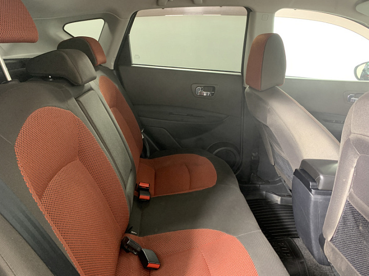 NISSAN Qashqai 1.6, 2007 года, Механика, Серебристый