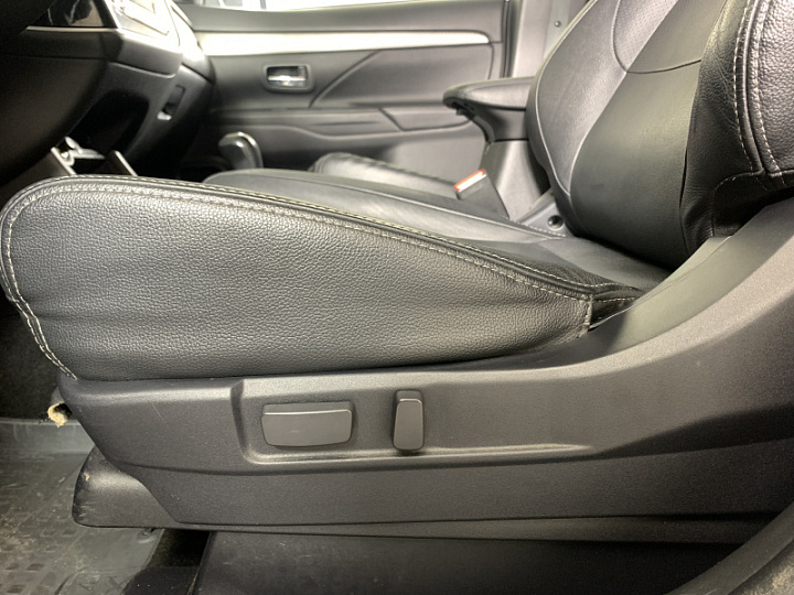 Mitsubishi Outlander 2.4, 2014 года, Вариатор, Белый