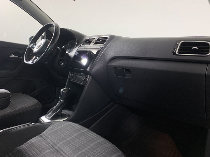 VOLKSWAGEN Polo 1.4, 2016 года, Робот, БЕЛЫЙ