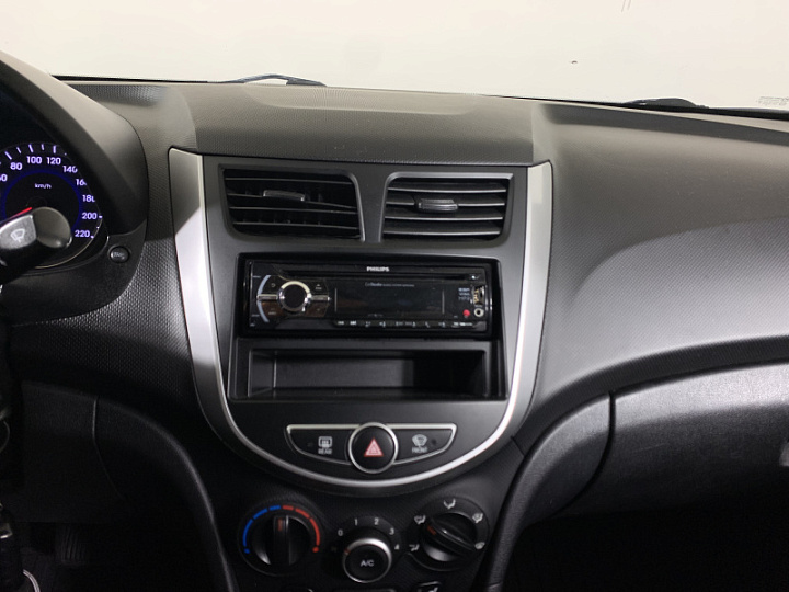 Hyundai Solaris 1.4, 2013 года, Автоматическая, Серый