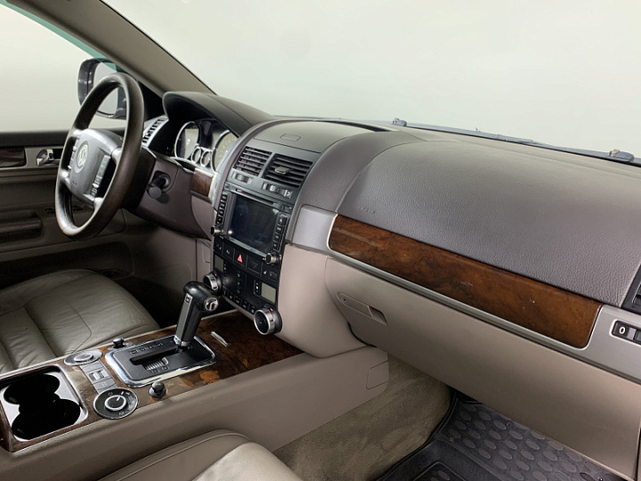 VOLKSWAGEN Touareg 3.6, 2007 года, Автоматическая, Черно-Серый