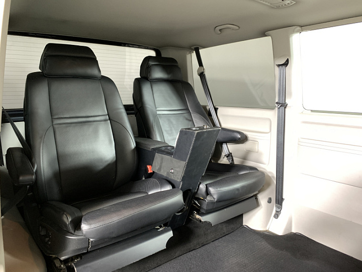 VOLKSWAGEN Caravelle 2, 2018 года, Робот, ЧЕРНЫЙ