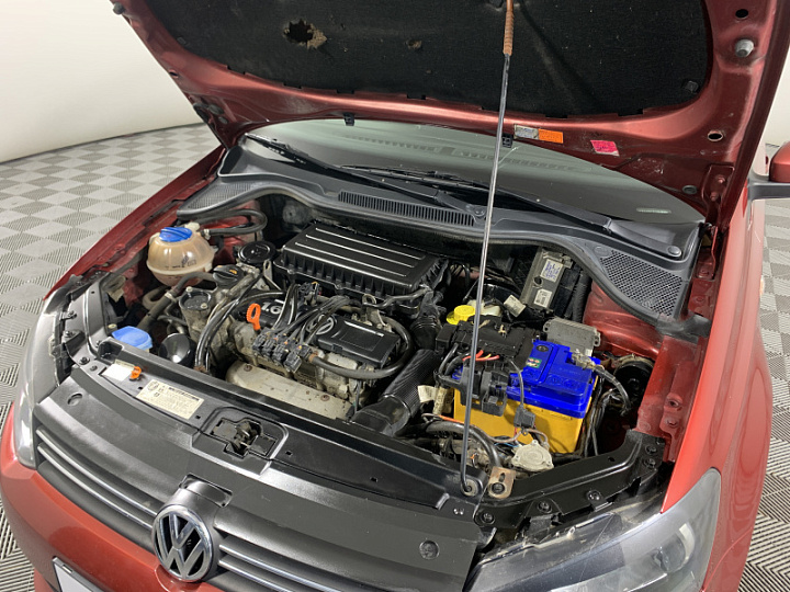 VOLKSWAGEN Polo 1.6, 2011 года, Механика, ВИШНЕВО-КРАСНЫЙ