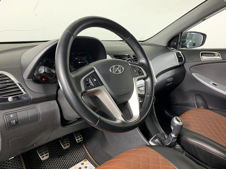 HYUNDAI Solaris 1.6, 2011 года, Механика, ФИОЛЕТОВЫЙ