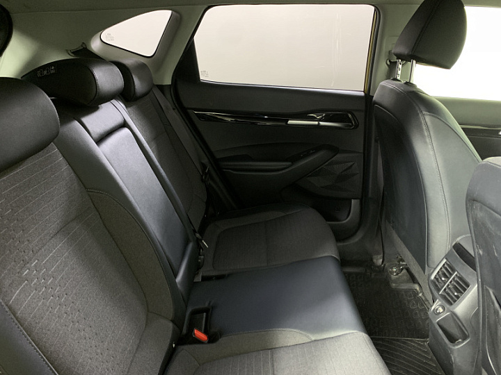 KIA Seltos 2, 2021 года, Автоматическая, ЖЕЛТЫЙ