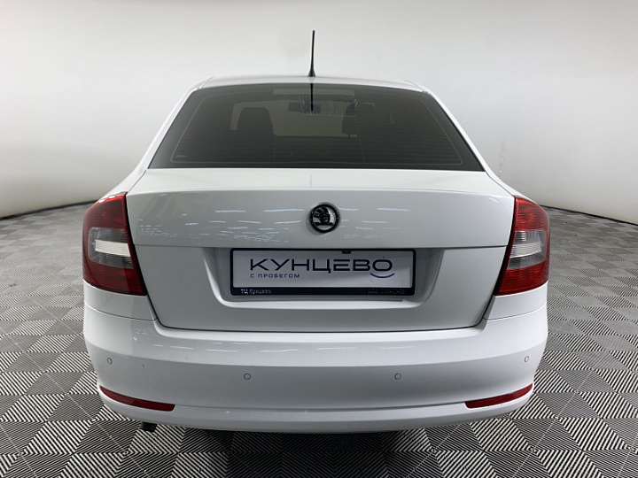 SKODA Octavia 1.6, 2012 года, Механика, БЕЛЫЙ