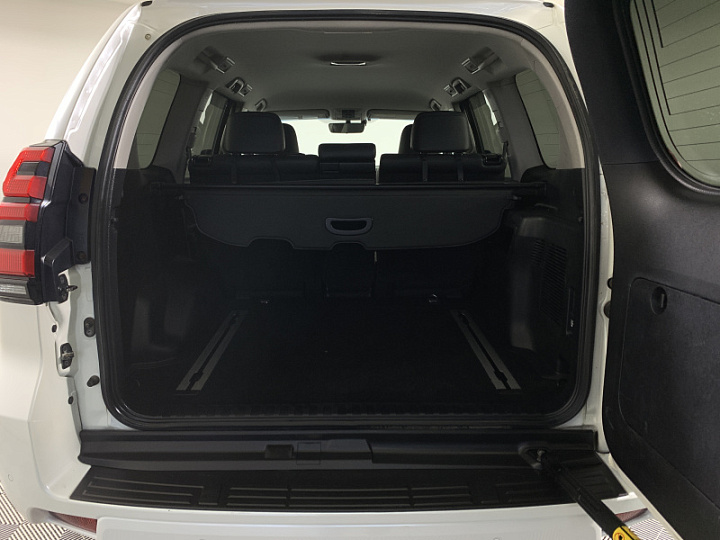 TOYOTA Land Cruiser Prado 2.8, 2018 года, Автоматическая, БЕЛЫЙ
