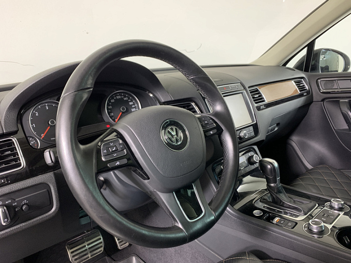 VOLKSWAGEN Touareg 3, 2017 года, Автоматическая, БЕЛЫЙ