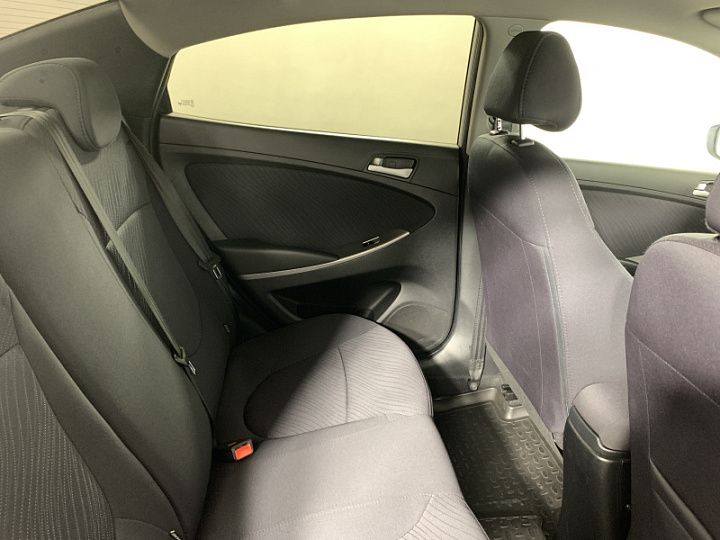 HYUNDAI Solaris 1.6, 2016 года, Автоматическая, Серебристый