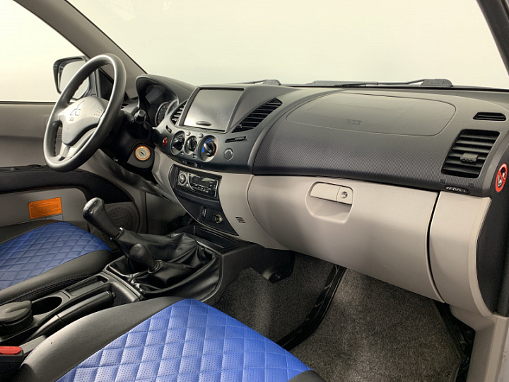MITSUBISHI L200 2.5, 2010 года, Механика, СЕРЫЙ