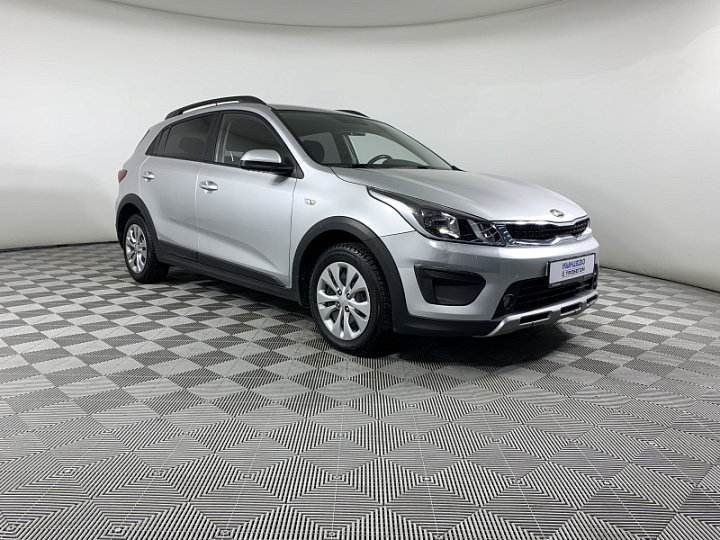 KIA Rio X-Line 1.4, 2017 года, Механика, Серебристый
