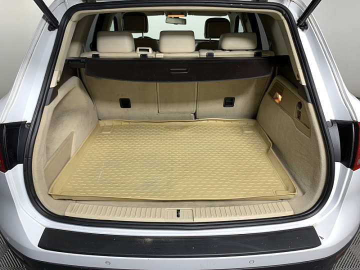 VOLKSWAGEN Touareg 3.6, 2012 года, Автоматическая, БЕЛЫЙ