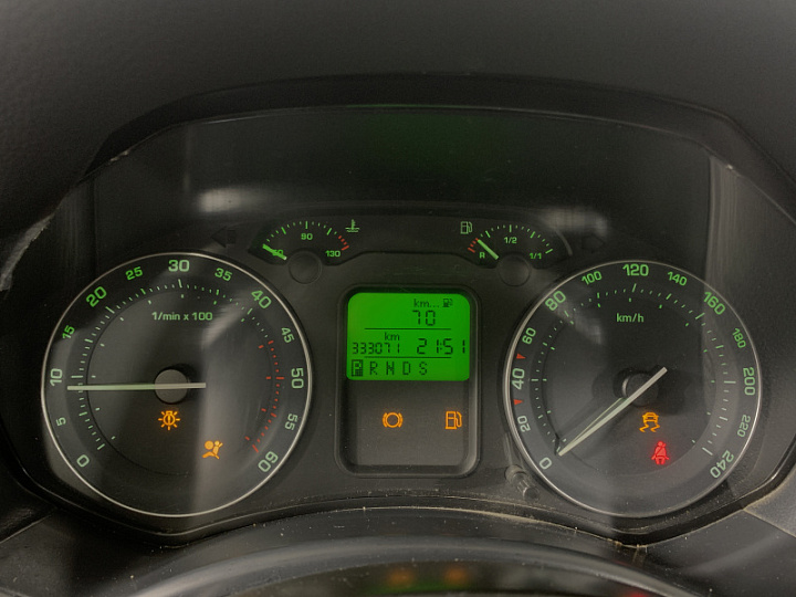 SKODA Octavia 2, 2008 года, Робот, Золотистый